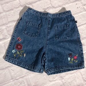 McKids Floral Embroidered Denim Shorts Girls Ninas size 7 NWOT